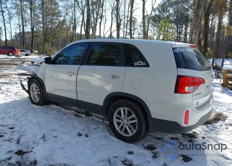 2015 Kia Sorento Lx z USA, uszkodzony, nr VIN 5XYKT3A6XFG593650